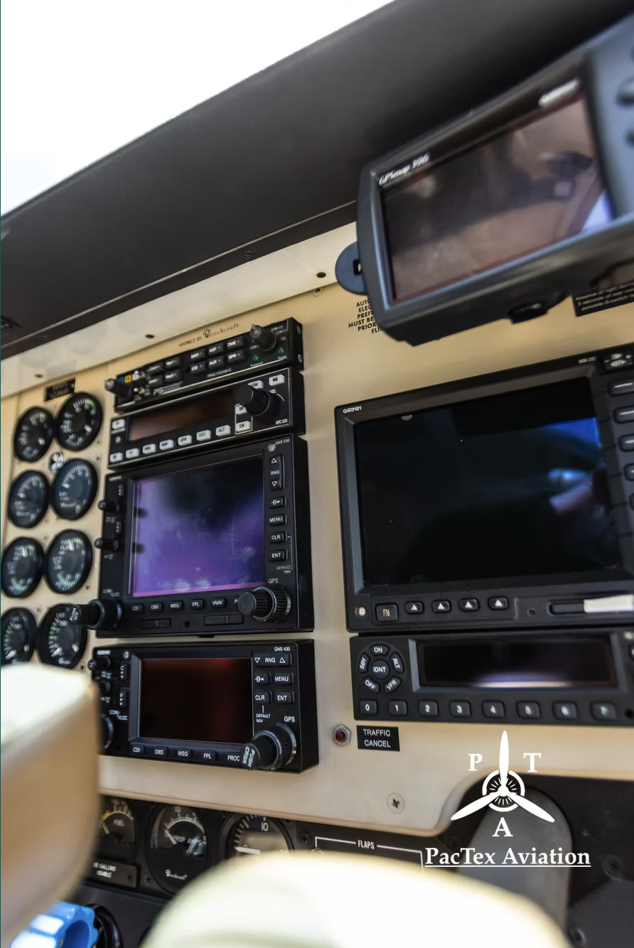 Beechcraft B58 Jaguar edition image 4